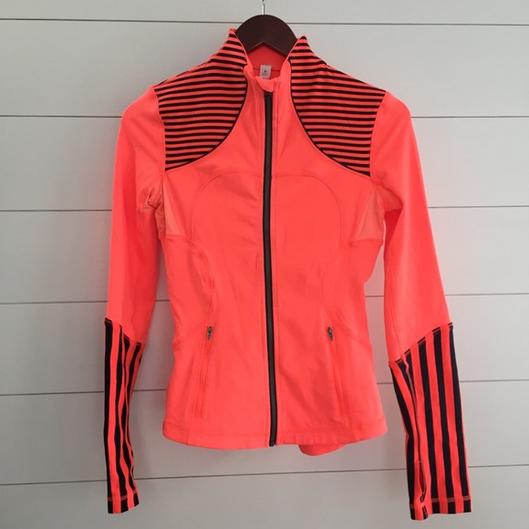 🛑 SOLD! LULULEMON Zip Up Forme Run Jacket - Picture 3 of 8